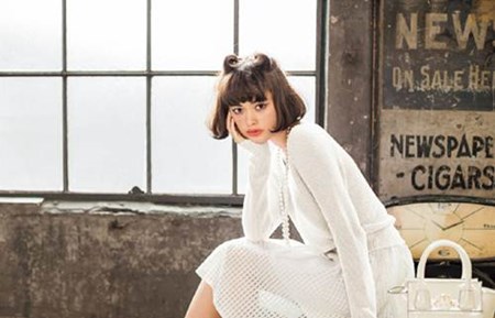 Cũng trong năm 2013, Tina diễn xuất trong clip ca nhạc