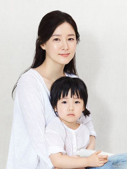 Cô bé Jung Seong Bin được kỳ vọng khi lớn lên sẽ trở thành một đại mỹ nhân giống mẹ.