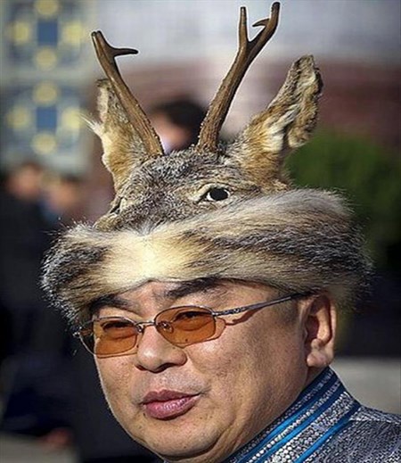 Chỉ là mũ thôi mà, làm gì mà