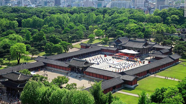 8. Changgyeonggung: Được vua Sejong xây dựng vào năm 1483, Changgyeonggung là nơi ở của các hoàng hậu và vương phi của triều Joseon.