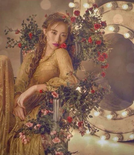 Số người ngưỡng mộ nhan sắc cùng tài năng múa của cô nàng trong trường nhiều không đếm xuể.