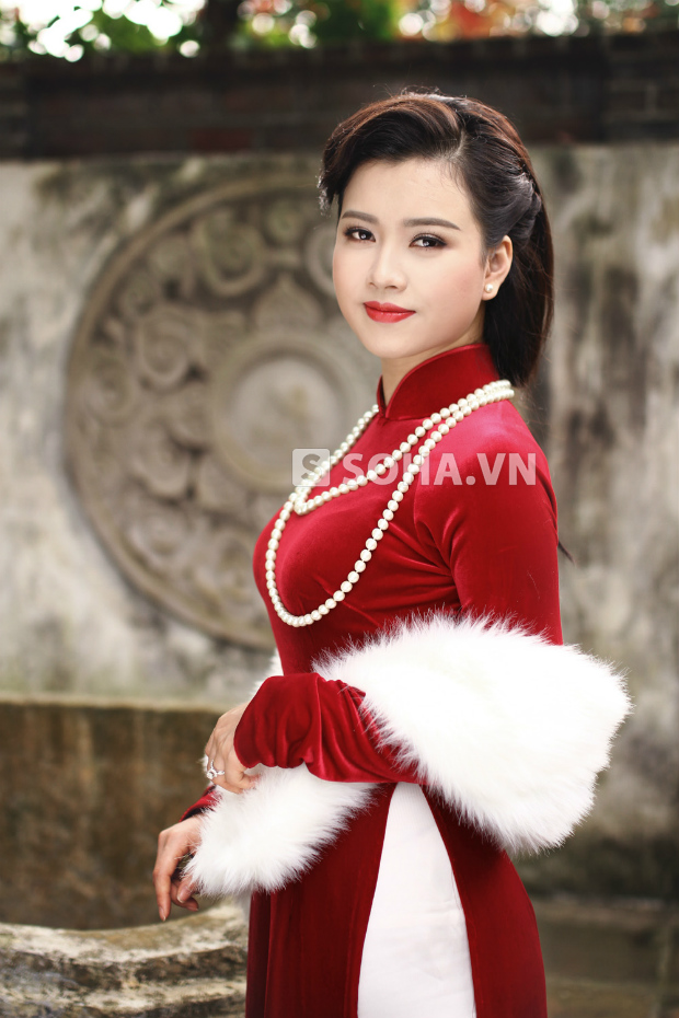 Với nhiều năm công tác tại Truyền hình Công an nhân dân - ANTV, trong vai trò của một MC, Nguyễn Hương Giang (sinh năm 199) được rất nhiều biết tới nhờ vẻ đẹp thuần Việt và giọng nói đầy truyền cảm.