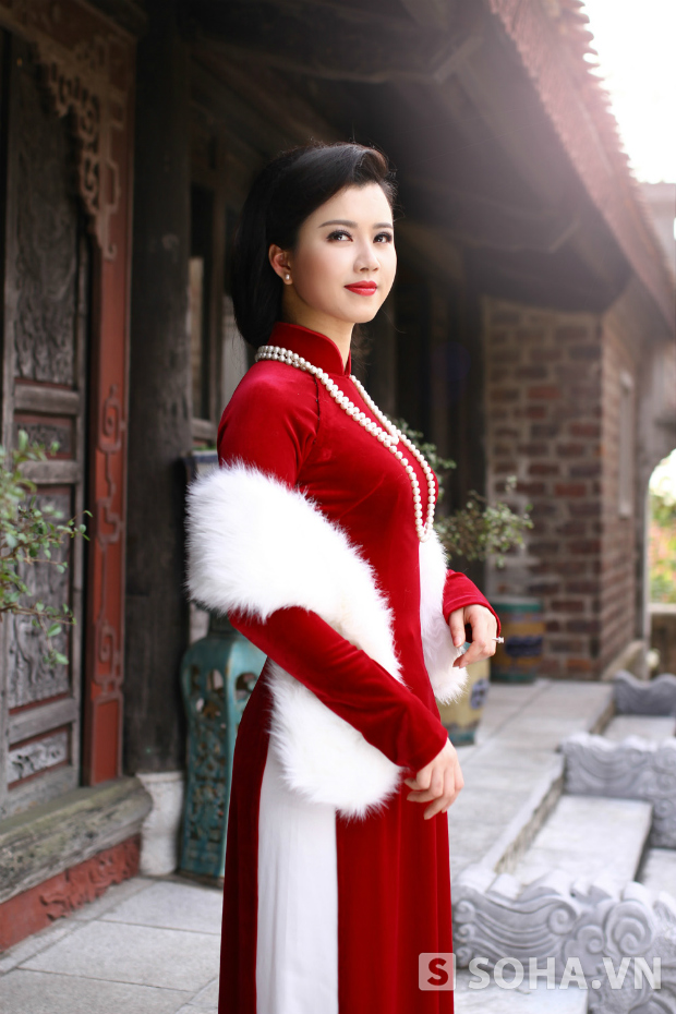 Cách đây chưa lâu, nữ MC xinh đẹp này đã trở thành điểm nóng chú ý của dân mạng khi hình ảnh của cô được chia sẻ trên một fanpage lớn và nhận được rất nhiều lời khen.