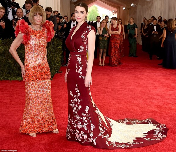 Bà chủ tạp chí Vogue - Anne Wintour và con gái