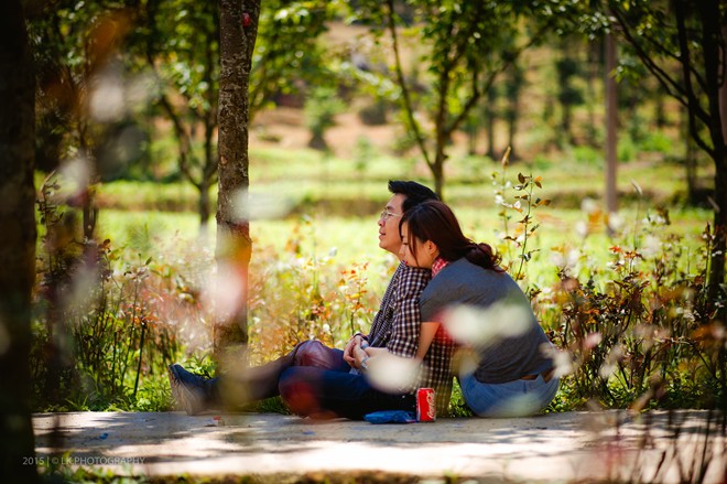 Bộ ảnh này thực hiện nhân dịp nghỉ lễ 30/4-1/5 tại Hà Giang. Vì đều là dân đam mê “xê dịch” nên Trang và Bằng rất muốn có những tấm hình lưu giữ kỷ niệm trên các cung đường.