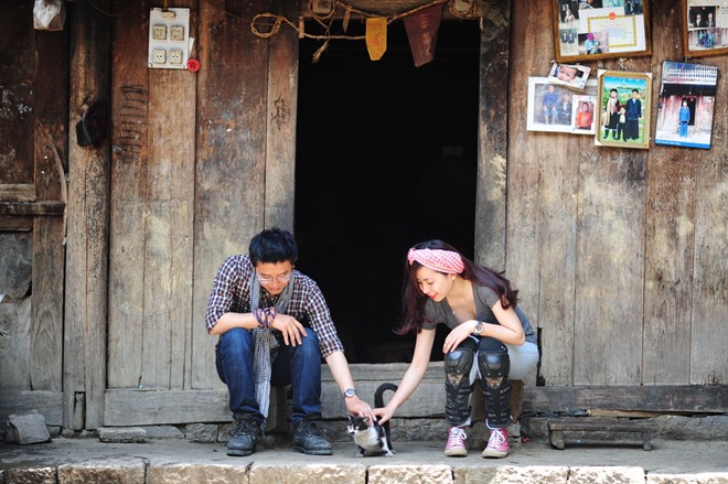 “Từ ngày yêu nhau, hai đứa đi nhiều nơi, nhưng chưa lần nào chúng mình có những tấm hình tử tế cả. Lần này có thời gian nên tranh thủ làm một bộ trước khi cả hai tiến tới quyết định đi xa hơn trong mối quan hệ này”- Thu Trang cho biết.
