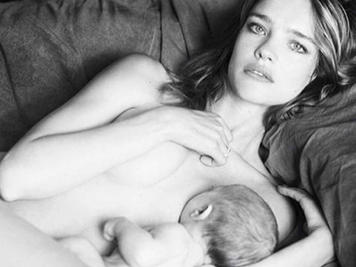 Shoot hình ghi lại tình mẫu tử thiêng liêng của mẹ con siêu mẫu Nicole Vodianova