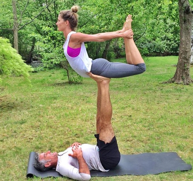 Gisele Bundchen tập cùng huấn luyện viên...