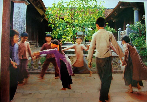 Chơi bịt mắt bắt dê
