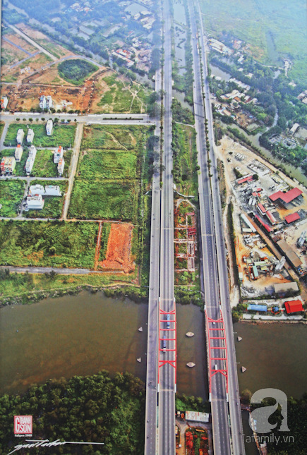 Cầu Ông Lớn ở Q.7 trên đường Nguyễn Văn Linh.
