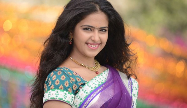 Hiện nay, Avika trở thành một trong những ngôi sao trẻ nổi tiếng bậc nhất màn ảnh Bollywood ở tuổi 18.