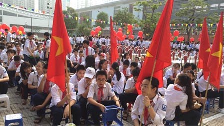 Rộn ràng không khí “Ngày toàn dân đưa trẻ đến trường”