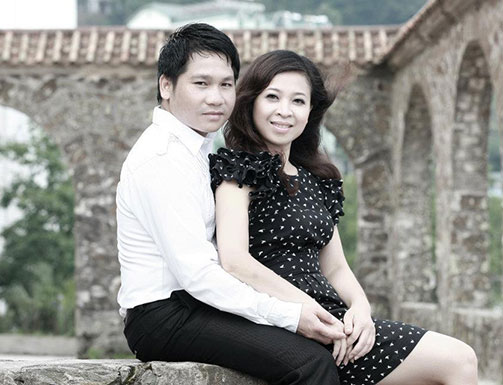 Suốt 8 năm Trọng Tấn tu nghiệp ở trường Học viện âm nhạc, Thanh Hoa đã kịp học 2 bằng Đại học. Chị tốt nghiệp khoa Quản trị kinh doanh trường Đại họcCông Đoàn và khoa Tiếng Anh trường Đại học Ngoại ngữ.