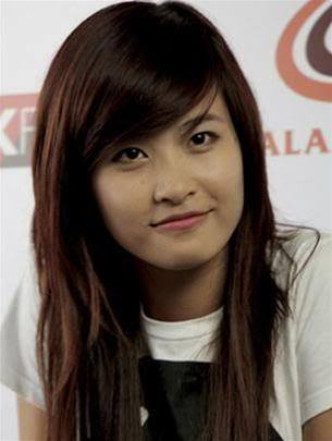 Yêu thích và đam mê ca nhạc, năm 2007, Đông Nhi thử sức với cuộc thi VietNam Idol.