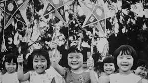 Trẻ em háo hức được đi rước đèn