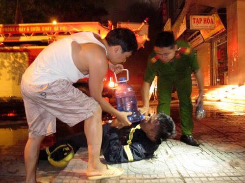 "Tiếp nước" cho các anh