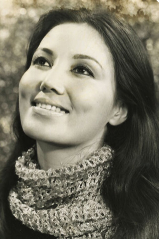 Kiều Chinh (tên khai sinh là Nguyễn Thị Chinh, sinh 3/7/1937 tại Hà Nội). Bà là nữ diễn viên nổi tiếng ở miền Nam Việt Nam trước năm 1975