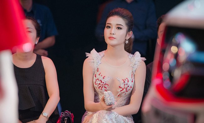 Tại cuộc thi Hoa hậu Việt Nam 2014, Nguyễn Trần Huyền My là cái tên đặc biệt được nhiều người quan tâm vì trước đó cô từng có thời gian làm người mẫu.