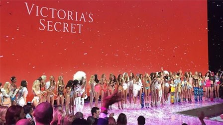 HOT: Những hình ảnh đầu tiên của Victoria's Secret Fashion Show 2015