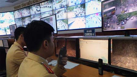 CSGT Sài Gòn ghi hình phạt nguội phương tiện vi phạm trên toàn TP-1