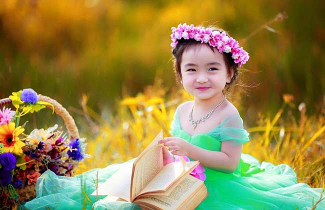 Được biết, bé gái trong ảnh là Hana (tên thường gọi ở nhà), 3 tuổi, quê tại huyện Bảo Lộc, tỉnh Lâm Đồng. .