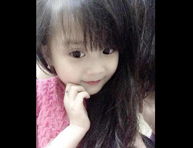 Vũ Phương Ly, 5 tuổi, hiện đang học mầm non tại Tuyên Quang cũng là một cô bé từng gây sốt cộng đồng mạng