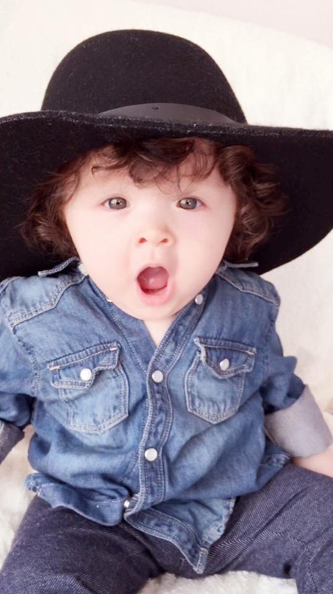 Con gái Elly Trần bé Cadie Mộc Trà đáng yêu, dễ thương không còn xa lạ với độc giả