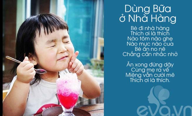 Cách nhắc nhở bé khi ăn nơi công cộng.
