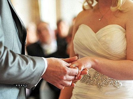 Anh: Tranh cãi về dịch vụ ly hôn online