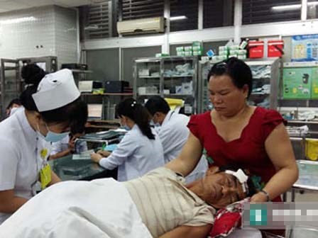 Ông Huỳnh Văn Nén bị dập não thái dương bên trái