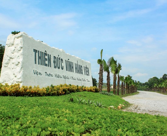 Công viên nghĩa trang Vĩnh Hằng Thiên Đức nằm tại huyện Phù Ninh, tỉnh Phú Thọ.