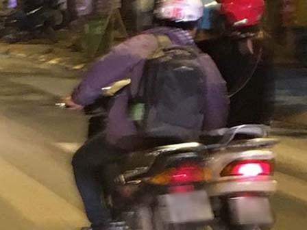 Cảnh báo kẻ biến thái chuyên sàm sỡ thiếu nữ trên đường phố Hà Nội