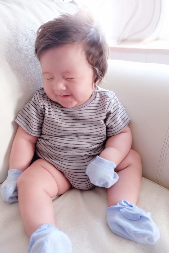 Khuôn mặt bầu bĩnh,thân hình tròn mũm mĩm khiến cộng đồng mạng phát cuồng.