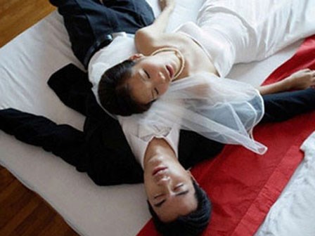 Oái oăm đêm tân hôn không đúng nghĩa vì ôm “nỗi buồn” khó nói