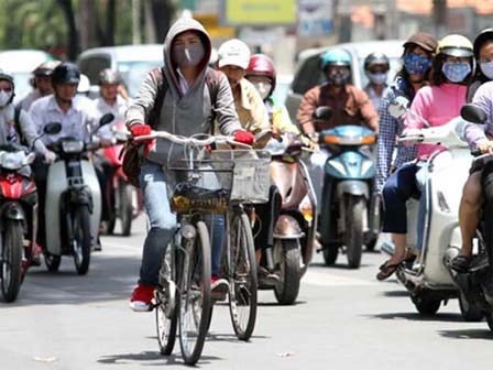 Nắng nóng cục bộ tấn công miền Bắc