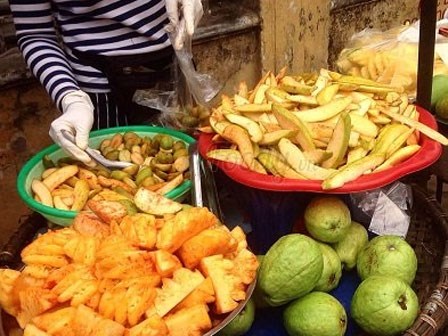 Những món quà vặt cổng trường cha mẹ nên lưu ý