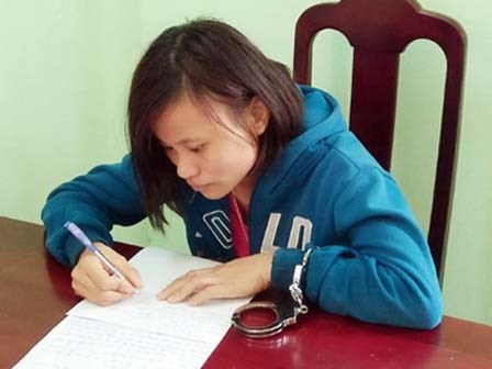 Vụ con gái sát hại mẹ nuôi: Mối quan hệ đồng tính 