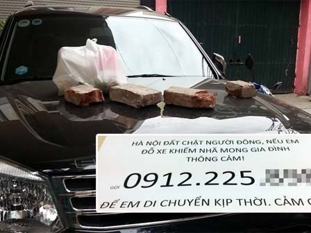 Cách xin đỗ nhờ xe 'chất' nhất Hà Nội