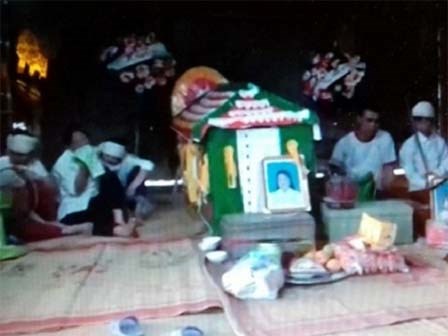 Sau bữa cơm trưa, 4 người trong một nhà nôn ói, 2 cô cháu tử vong