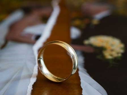 Hai năm sau ngày kết hôn, tôi phải nuốt nước mắt tháo nhẫn cưới