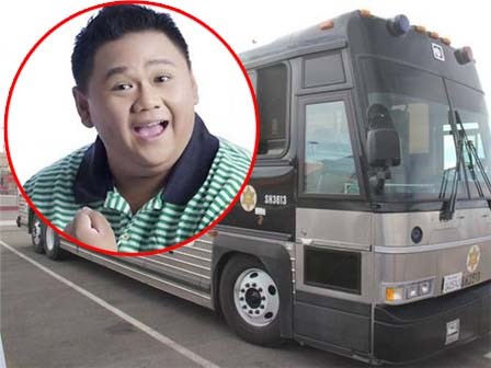 Minh Béo được áp giải bằng xe bus đến buổi luận tội
