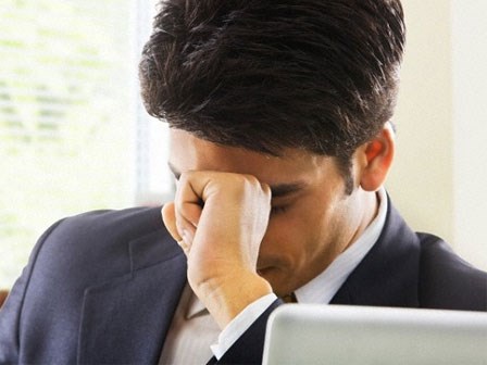 Sững sờ vì vợ hắt hủi mẹ chồng ngay trước mặt tôi