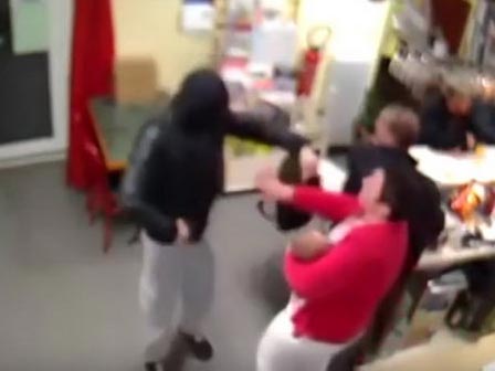 [Nóng] Giám đốc Công an Đà Nẵng: Đã bắt được tên cướp dùng súng, mìn tấn công cửa hàng Viettel-2