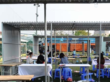 Phạt 25 triệu, giải tán chợ container sau nửa ngày hoạt động