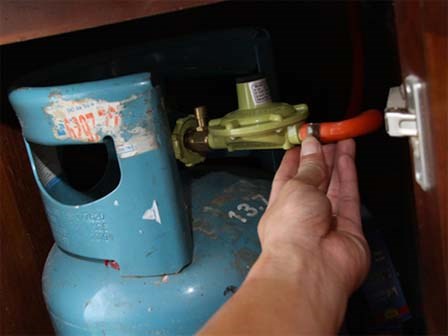 Ngửi thấy mùi gas trong nhà, đừng bỏ chạy, hãy làm ngay những bước sau