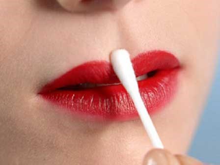 10 mẹo làm đẹp thông minh với tăm bông con gái cần biết