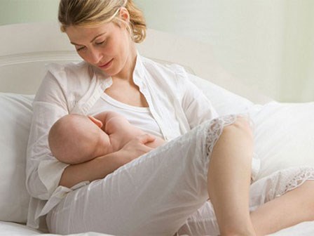 Tổng hợp những cách chăm sóc trẻ sơ sinh sai lầm nhiều mẹ mắc