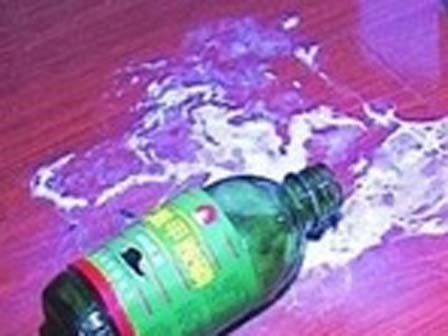 Giải cứu 2 mẹ con bị chồng gí dao ép uống thuốc trừ sâu
