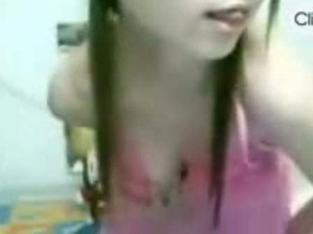 Giả hotgirl khoe thân qua mạng, lừa tiền người háo sắc