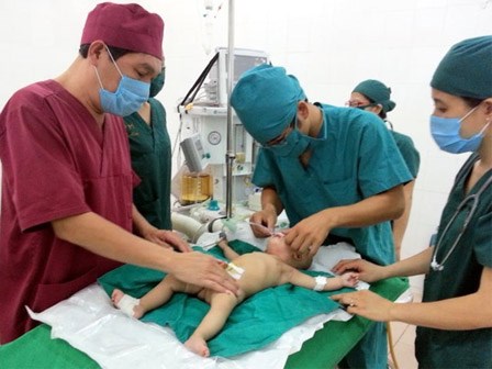 Giật mình: nguy cơ từ việc đóng bỉm cho trẻ
